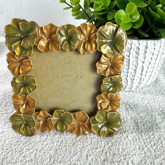 Ashleigh Manor Enameled Plumeria Flowers Photo Picture Frame - Picture 1 of 8
